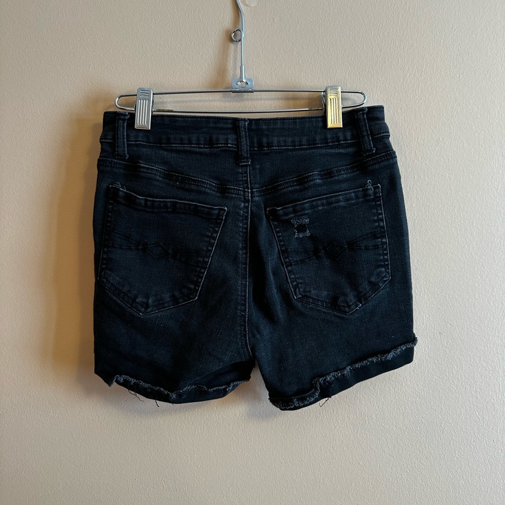 Shorts - Picture 2 of 3